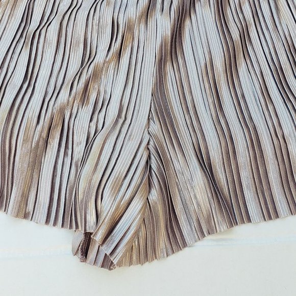 GUESS Off-Shoulder Pleated Emerson Romper sz S - Picture 7 of 9